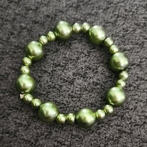 Green Pearl Glass Beaded Stretch Bracelet